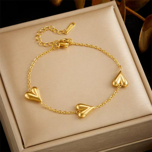 Heart Bracelet for Women โ Anti Tarnish Minimal Chain | Lightweight Daily Wear Jewelry - Petals & Ore
