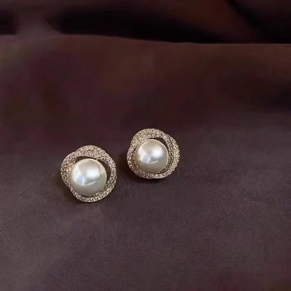 Pearl Stud Earrings for Women – Lightweight Daily Wear Minimal Jewelry - Petals & Ore